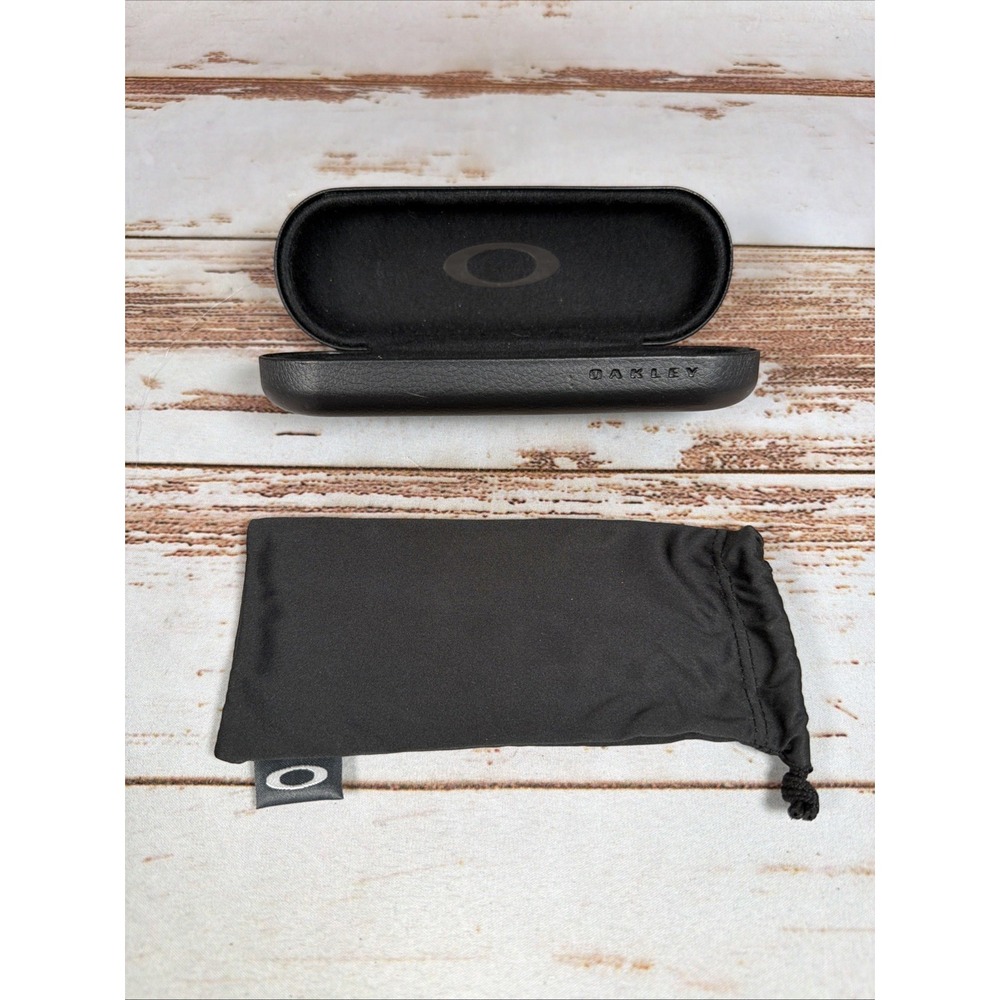 Oakley Clamshell Hard Sunglasses Eyeglasses Case Black With Microfiber Sleeve